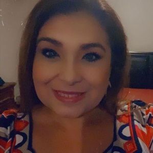 Meet your Posher, Yvette